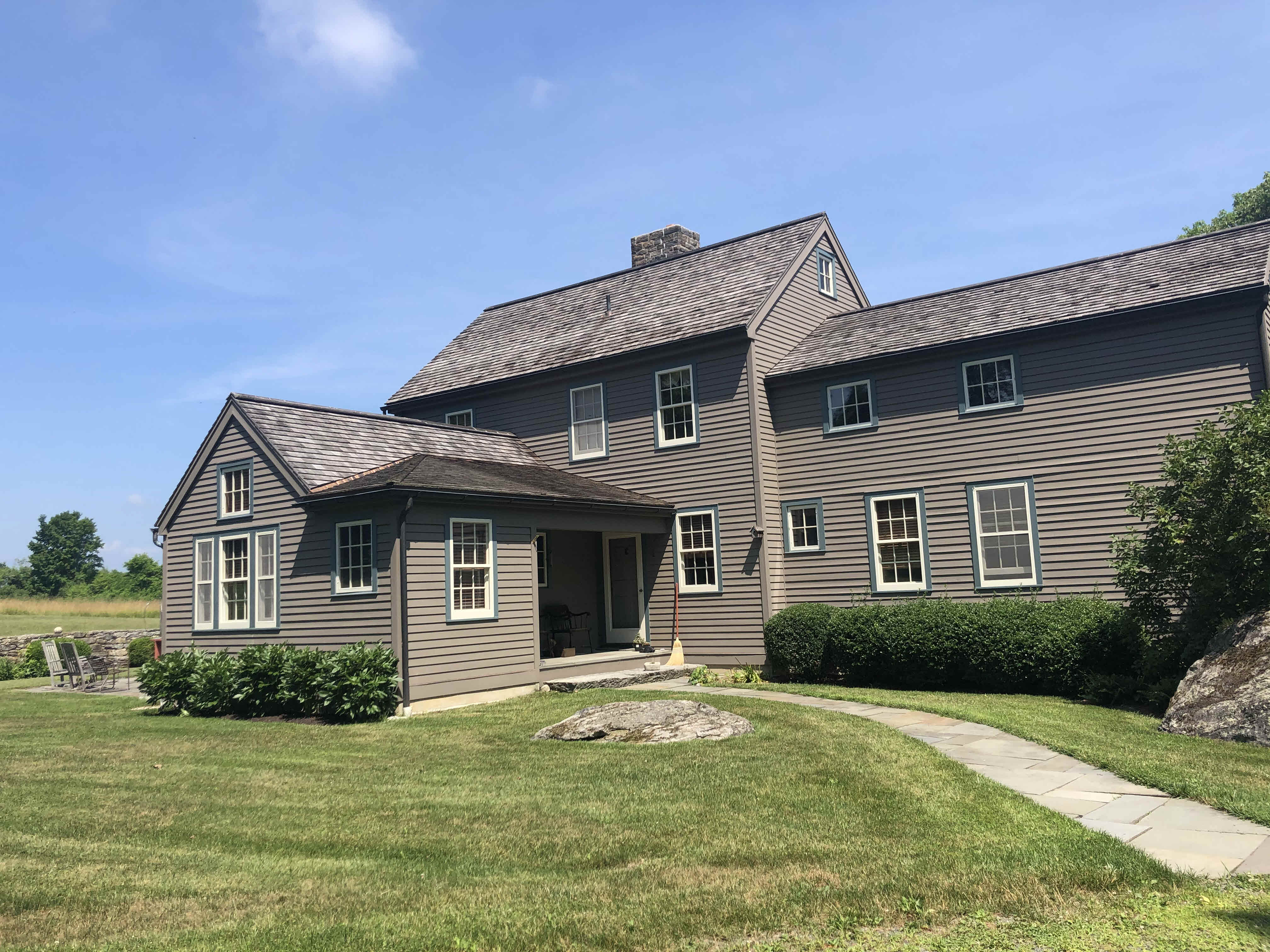 Building photograph for 36 HILLCREST LANE
